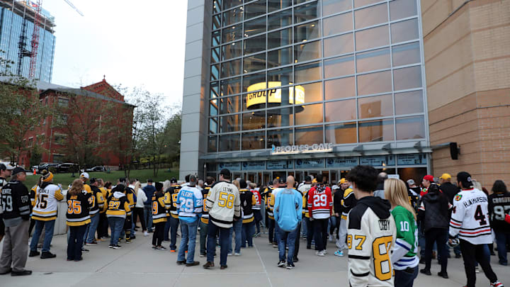 Chicago Blackhawks v Pittsburgh Penguins