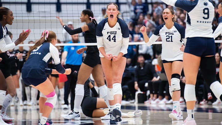 Penn State women's volleyball middle blocker Maggie Mendelson