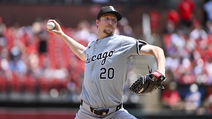 May 4, 2024; St. Louis, Missouri, USA;  Chicago White Sox starting pitcher Erick Fedde (20) pitches