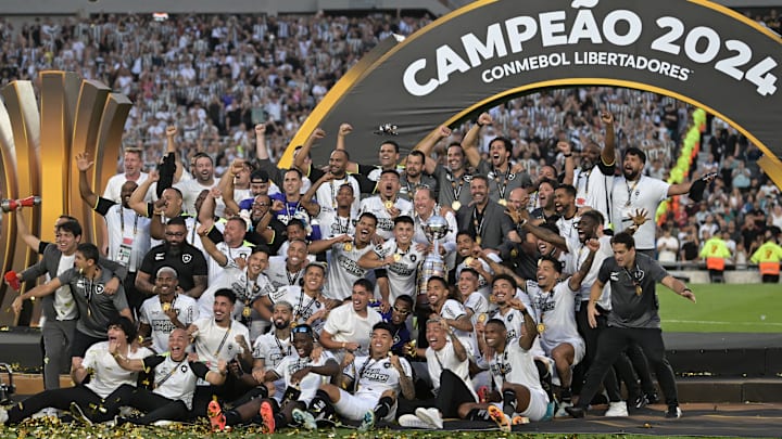 Fogão disputa a competição por ser o atual campeão da Libertadores