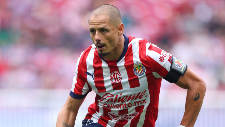 Javier Hernández continúa lesionado