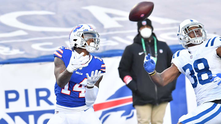 Jan 9, 2021; Orchard Park, New York, USA; Buffalo Bills wide receiver Stefon Diggs (14) catches a Jan 9, 2021; Orchard Park, New York, USA; Buffalo Bills wide receiver Stefon Diggs (14) catches a