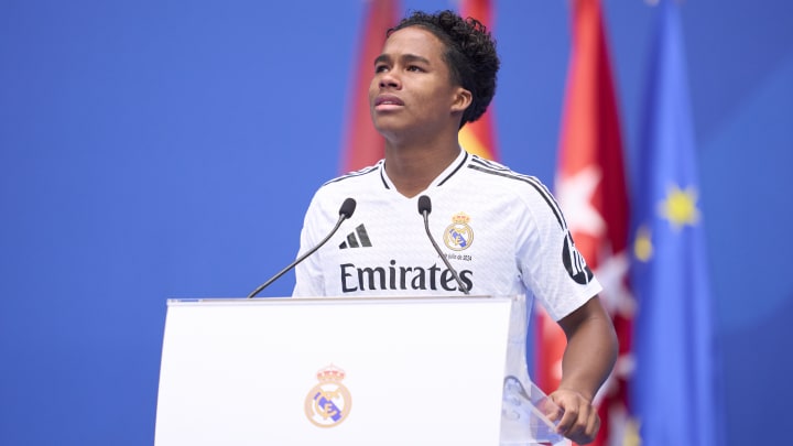 Endrick était ému aux larmes lors de sa présentation au Real Madrid Endrick était ému aux larmes lors de sa présentation au Real Madrid