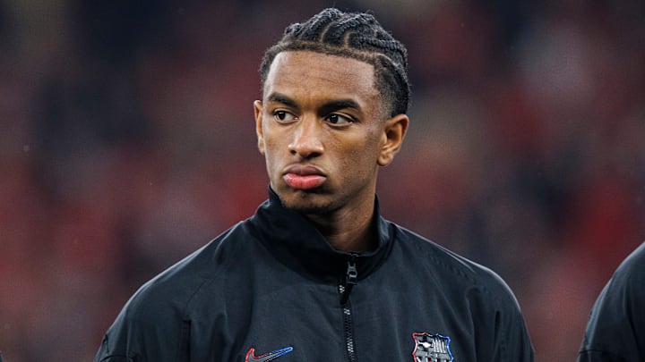 Alejandro Balde a été touché face au SL Benfica.