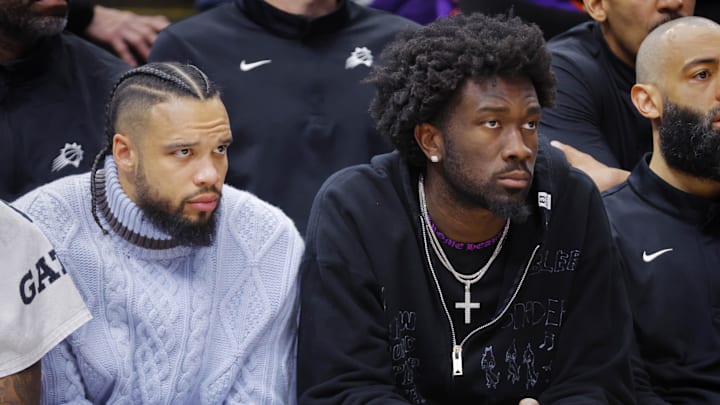 Mar 17, 2026; Minneapolis, Minnesota, USA; Phoenix Suns guard Jalen Green (4) and center Mark Williams (15) watch as their team plays the Minnesota Timberwolves in the fourth quarter at Target Center. Mandatory Credit: Bruce Kluckhohn-Imagn Images Mar 17, 2026; Minneapolis, Minnesota, USA; Phoenix Suns guard Jalen Green (4) and center Mark Williams (15) watch as their team plays the Minnesota Timberwolves in the fourth quarter at Target Center. Mandatory Credit: Bruce Kluckhohn-Imagn Images