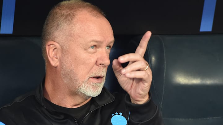 Mano Menezes deve receber novas peças em breve Mano Menezes deve receber novas peças em breve