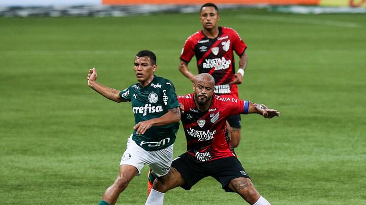 Times abrem decisão da Recopa na Arena da Baixada Times abrem decisão da Recopa na Arena da Baixada