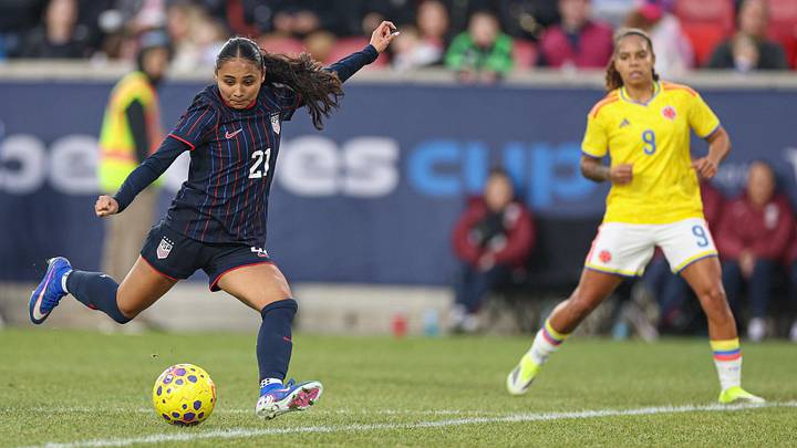Mar 7, 2026; Harrison, New Jersey, USA; United States forward Alyssa Thompson (21) scores a goal in front of Colombia midfielder Gisela Robledo (9) during the second half at Sports Illustrated Stadium. Mandatory Credit: Vincent Carchietta-Imagn Images Mar 7, 2026; Harrison, New Jersey, USA; United States forward Alyssa Thompson (21) scores a goal in front of Colombia midfielder Gisela Robledo (9) during the second half at Sports Illustrated Stadium. Mandatory Credit: Vincent Carchietta-Imagn Images