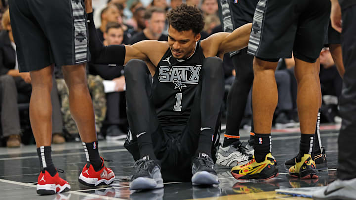 Los Angeles Lakers v San Antonio Spurs - Emirates NBA Cup