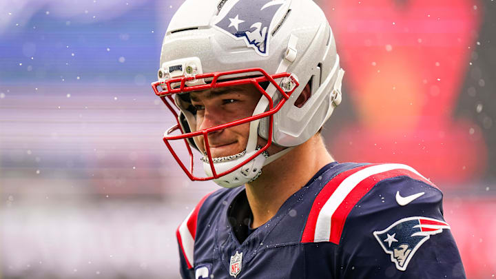 New England Patriots quarterback Drake Maye (10) warms up before the start of the game against the Buffalo Bills at Gillette Stadium.