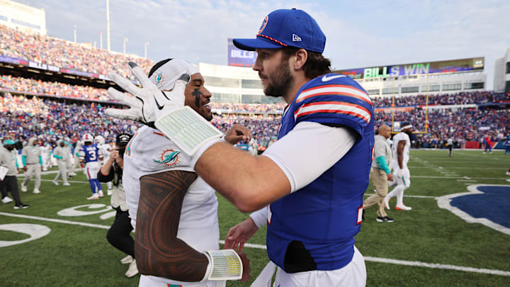 Miami Dolphins v Buffalo Bills