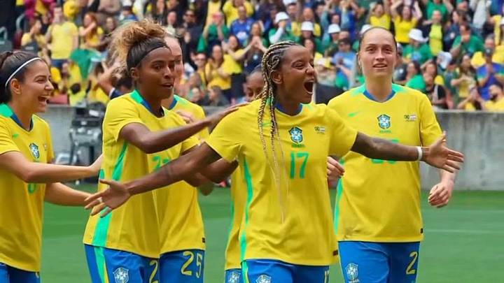Geyse, del América Femenil, marcó gol de chilena en el triunfo de Brasil 3-1 sobre Argentina.
