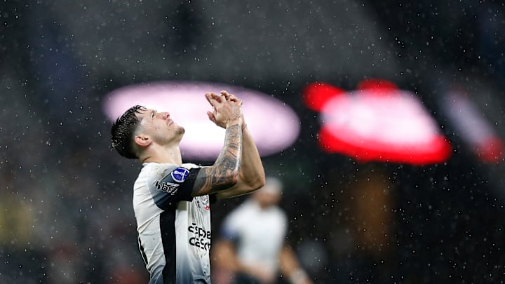 Jogador estava acompanhado de amigo que atua no Emelec Jogador estava acompanhado de amigo que atua no Emelec