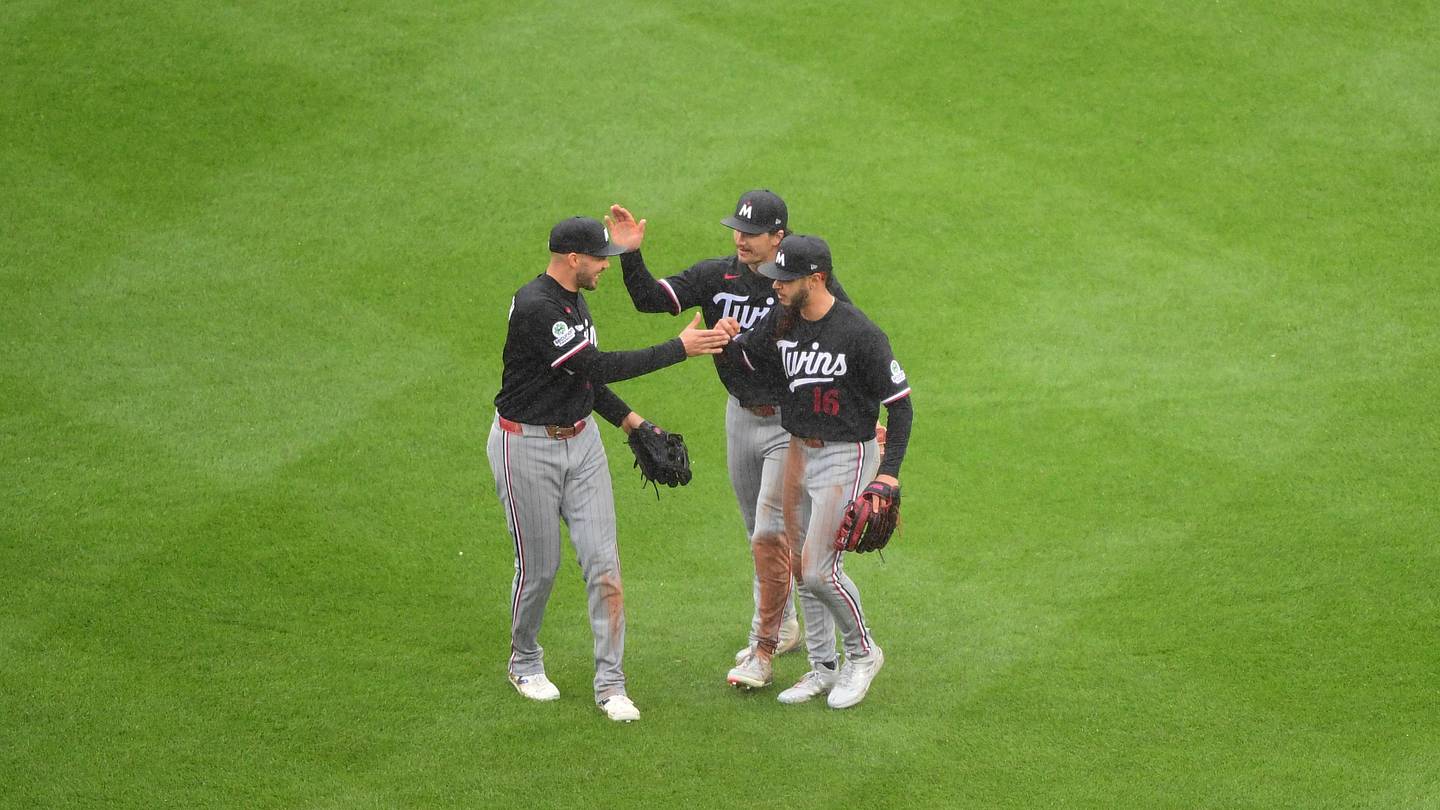 Twins Sweep Red Sox at Fenway for First Time in Over 30 Years