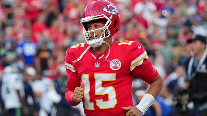 Aug 28, 2026; Kansas City, Missouri, USA; Kansas City Chiefs quarterback Patrick Mahomes (15) runs on field against the Seattle Seahawks after introductions prior to the game at Arrowhead Stadium. Mandatory Credit: Denny Medley-Imagn Images Aug 28, 2026; Kansas City, Missouri, USA; Kansas City Chiefs quarterback Patrick Mahomes (15) runs on field against the Seattle Seahawks after introductions prior to the game at Arrowhead Stadium. Mandatory Credit: Denny Medley-Imagn Images
