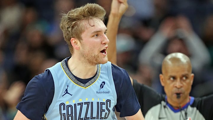 Phoenix Suns v Memphis Grizzlies