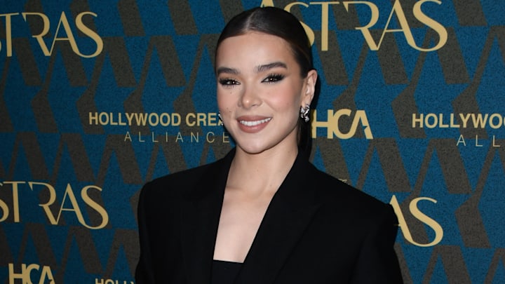 Hailee Steinfeld attends Hollwood Creative Alliance s Astra Film Awards at the Biltmore Hotel in Los Angeles, California. Hailee Steinfeld attends Hollwood Creative Alliance s Astra Film Awards at the Biltmore Hotel in Los Angeles, California.