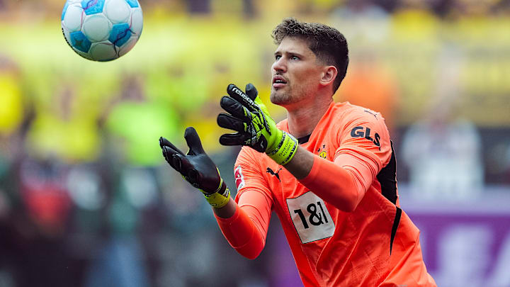 Gregor Kobel bleibt beim BVB
