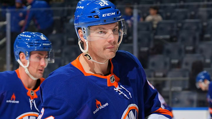 New York Islanders blue liner Scott Mayfield could be a helpful mentor for the team's most prized prospect.