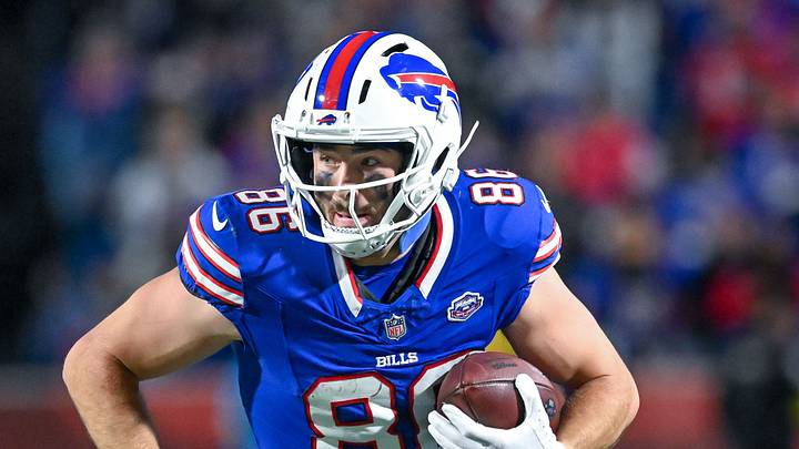 Sep 7, 2025; Orchard Park, New York, USA; Buffalo Bills tight end Dalton Kincaid (86) runs after making a catch in the fourth quarter against the Baltimore Ravens at Highmark Stadium. Mandatory Credit: Mark Konezny-Imagn Images