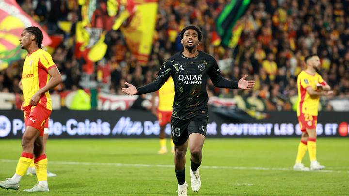 RC Lens v Paris Saint-Germain - Ligue 1 McDonald's