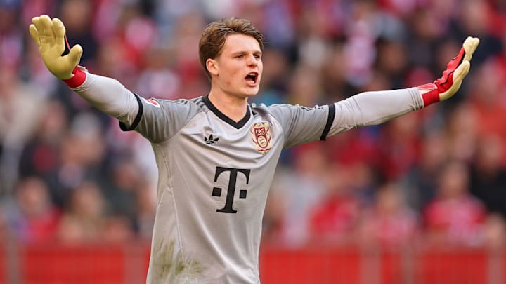 Darf Jonas Urbig zur U21-EM?