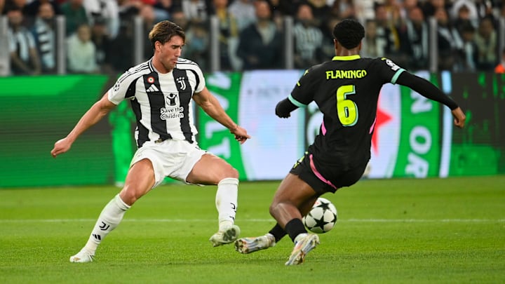 O sérvio Vlahovic soma 13 gols na temporada 2024/25