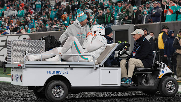 Nov 24, 2023; East Rutherford, New Jersey, USA; Miami Dolphins linebacker Jaelan Phillips (15) is