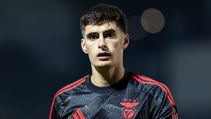 AVS v Sport Lisboa e Benfica - Liga Portugal Betclic