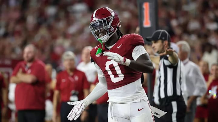 Alabama Linebacker Deontae Lawson (0) in action against Georgia at Bryant-Denny Stadium in Tuscaloosa, AL on Saturday, Sep 28, 2024.