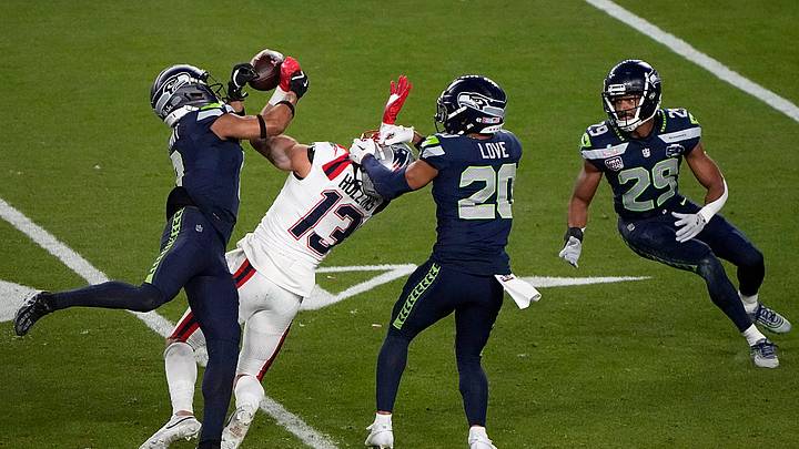 La defensiva de Seattle fue la que se llevó el partido. La defensiva de Seattle fue la que se llevó el partido.