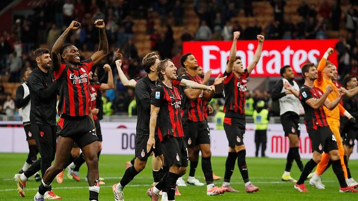 El AC Milan quita el invicto al Nápoles y duerme líder en Italia El AC Milan quita el invicto al Nápoles y duerme líder en Italia