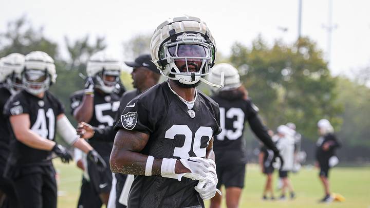 Las Vegas Raiders CB Nate Hobbs