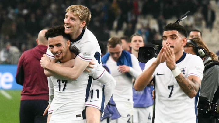 FBL-EUR-NATIONS-GRE-ENG