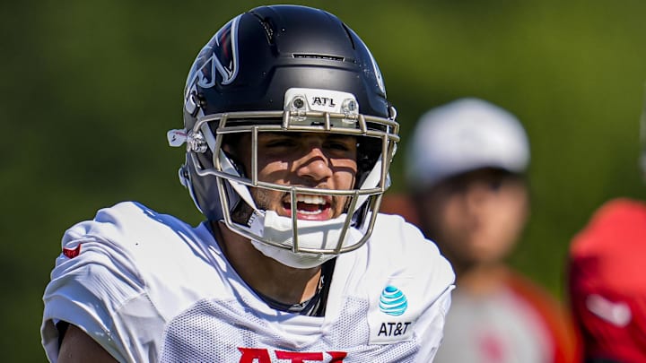 Jul 29, 2025; Atlanta, GA, USA; Atlanta Falcons wide receiver Drake London (5) on the field during practice at training camp at IBM Performance Field. Mandatory Credit: Dale Zanine-Imagn Images Jul 29, 2025; Atlanta, GA, USA; Atlanta Falcons wide receiver Drake London (5) on the field during practice at training camp at IBM Performance Field. Mandatory Credit: Dale Zanine-Imagn Images
