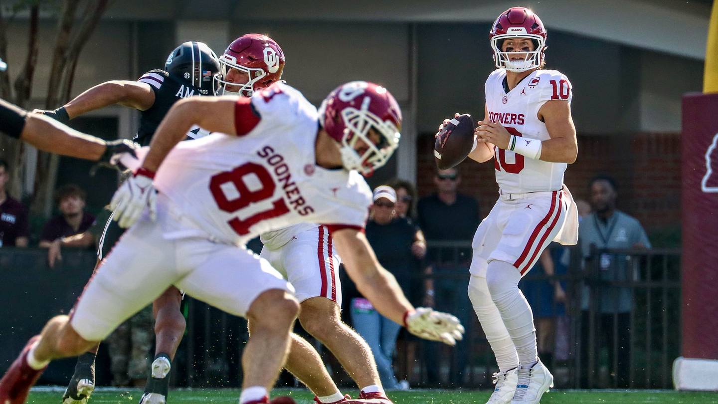 Oklahoma QB John Mateer Hopes to Replicate Saturday's Showing by 'Staying in the Moment'