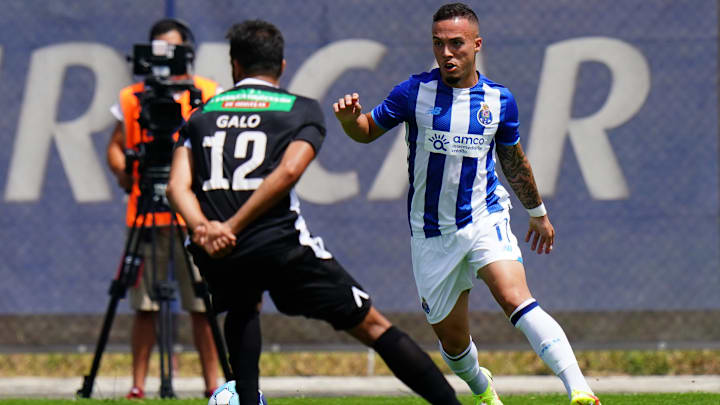 João Peglow disputou mais de 30 partidas pelo Porto B. Clube português tinha interesse em mantê-lo em Portugal. 