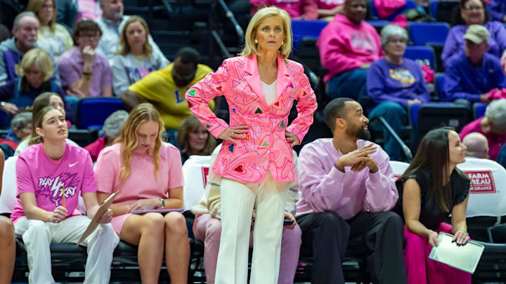 Tigers Head Coach Kim Mulkey, LSU Tigers Women’s Basketball take on Arkansas in Baton Rouge, LA. Thursday, Jan. 29, 2026.