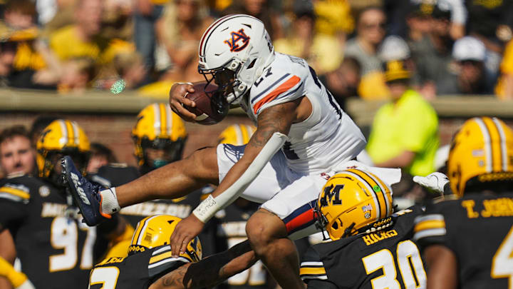 Auburn Tigers running back Jarquez Hunter had 19 carries for 57 yards in Auburn's 21-17 loss to the Missouri Tigers Auburn Tigers running back Jarquez Hunter had 19 carries for 57 yards in Auburn's 21-17 loss to the Missouri Tigers