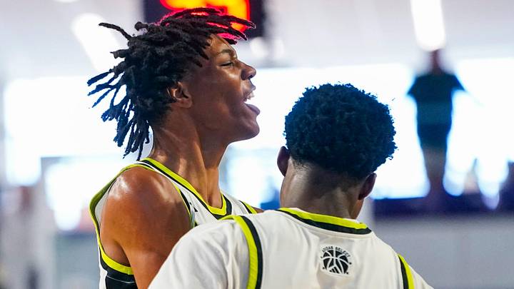 The new Syracuse basketball staff will have to battle former SU coaches to prevail for 4-star and 5-star recruiting targets. The new Syracuse basketball staff will have to battle former SU coaches to prevail for 4-star and 5-star recruiting targets.
