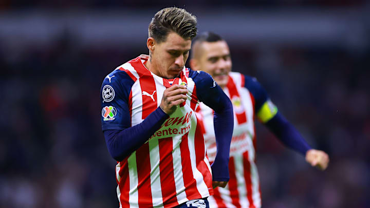 'Chicote' Calderón le dio el triunfo a Chivas sobre Cruz Azul y apuesta para ser otra vez titular contra Tijuana en la Jornada 15 de la Liga MX.