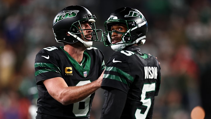 Aaron Rodgers and Garrett Wilson