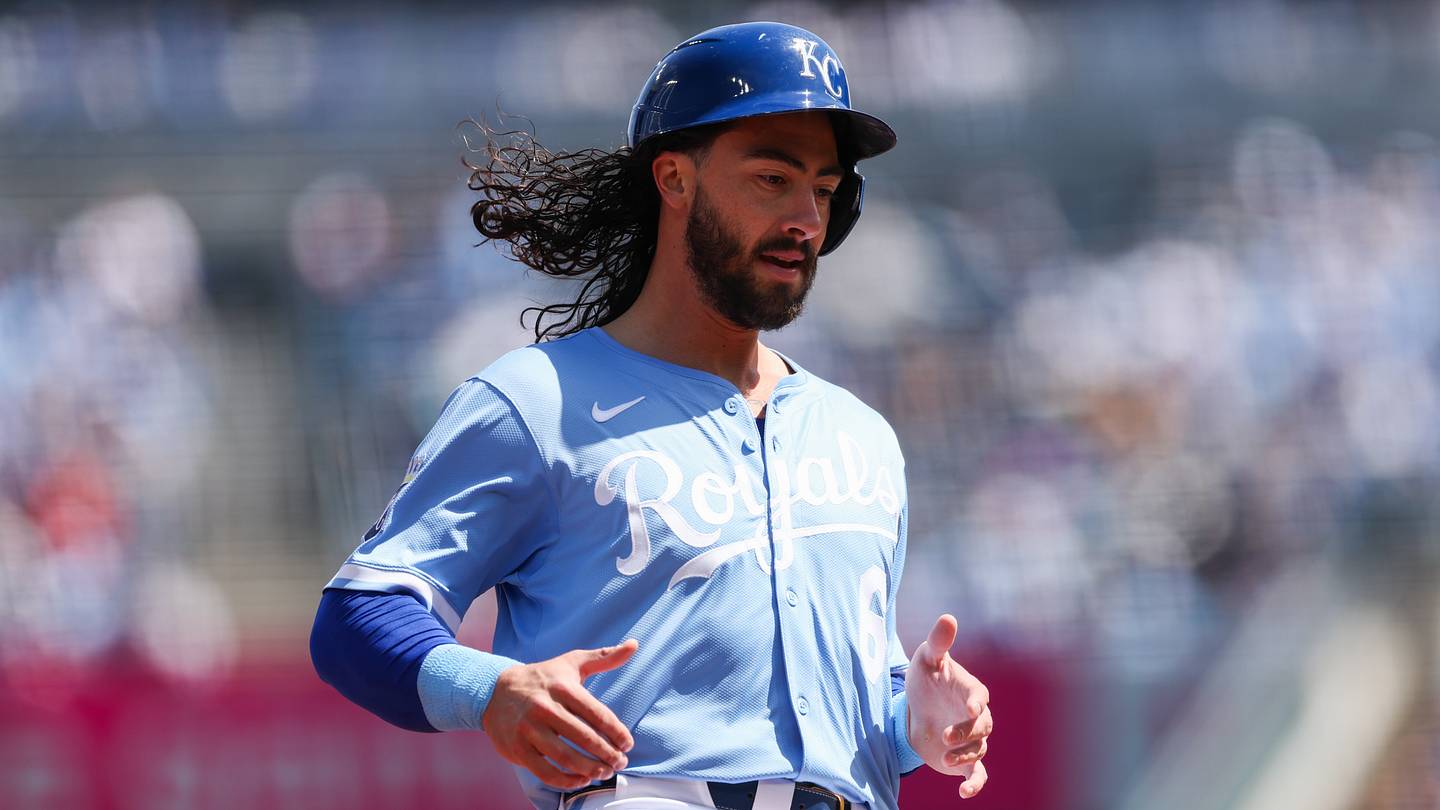 Jonathan India Exits Game with Quadriceps Tightness