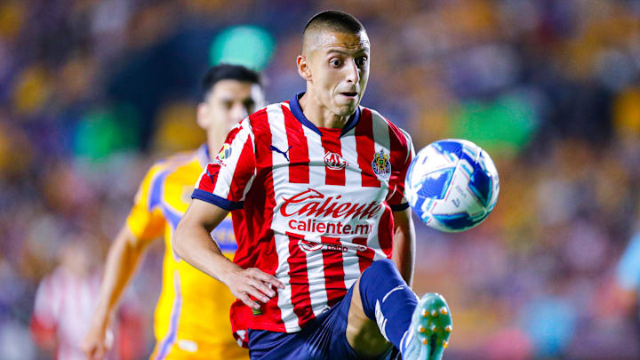 Tigres UANL v Chivas - Torneo Apertura 2024 Liga MX