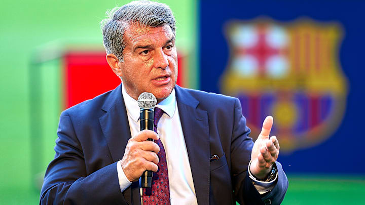 Joan Laporta diz que o Barcelona fará o possível para manter De Jong, mas alerta: “Espero que ele faça o mesmo”.