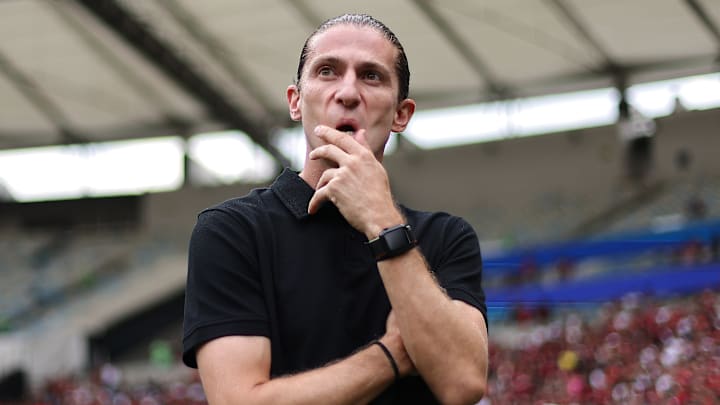 Filipe Luís participa dos planejamentos da pré-temporada do Flamengo 