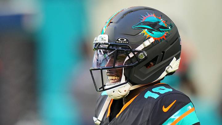 Sep 29, 2025; Miami Gardens, Florida, USA; Miami Dolphins wide receiver Tyreek Hill (10) practices before the game against the New York Jets at Hard Rock Stadium. Mandatory Credit: Rich Storry-Imagn Images Sep 29, 2025; Miami Gardens, Florida, USA; Miami Dolphins wide receiver Tyreek Hill (10) practices before the game against the New York Jets at Hard Rock Stadium. Mandatory Credit: Rich Storry-Imagn Images