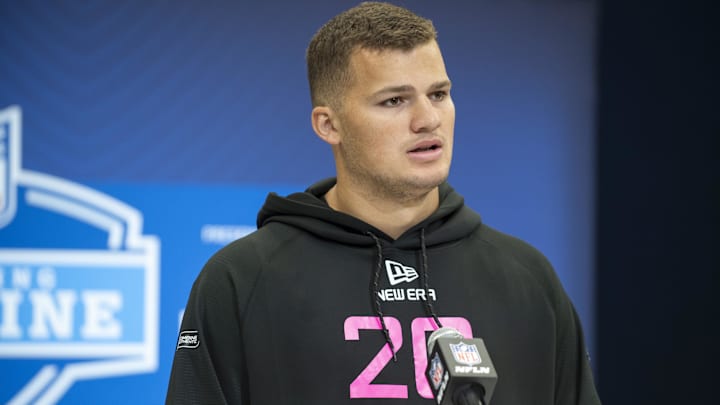 Feb 27, 2025; Indianapolis, IN, USA; Louisiana St tight end Mason Taylor (TE20) during the 2025 NFL Combine at Lucas Oil Stadium. Mandatory Credit: Tanner Pearson-Imagn Images Feb 27, 2025; Indianapolis, IN, USA; Louisiana St tight end Mason Taylor (TE20) during the 2025 NFL Combine at Lucas Oil Stadium. Mandatory Credit: Tanner Pearson-Imagn Images