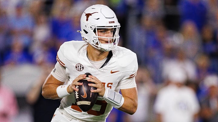 Oct 18, 2025; Lexington, Kentucky, USA; Texas Longhorns quarterback Arch Manning (16) looks for an open receiver during the first quarter against the Kentucky Wildcats at Kroger Field. Mandatory Credit: Jordan Prather-Imagn Images Oct 18, 2025; Lexington, Kentucky, USA; Texas Longhorns quarterback Arch Manning (16) looks for an open receiver during the first quarter against the Kentucky Wildcats at Kroger Field. Mandatory Credit: Jordan Prather-Imagn Images