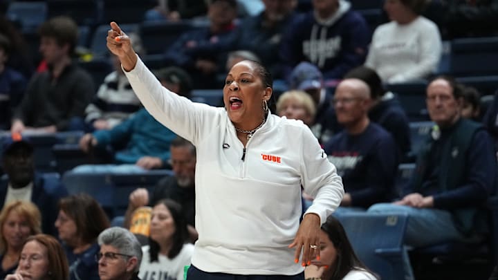 Dyaisha Fair is no longer playing for the Syracuse women's basketball program, but the 'Cuse is poised for a great season.